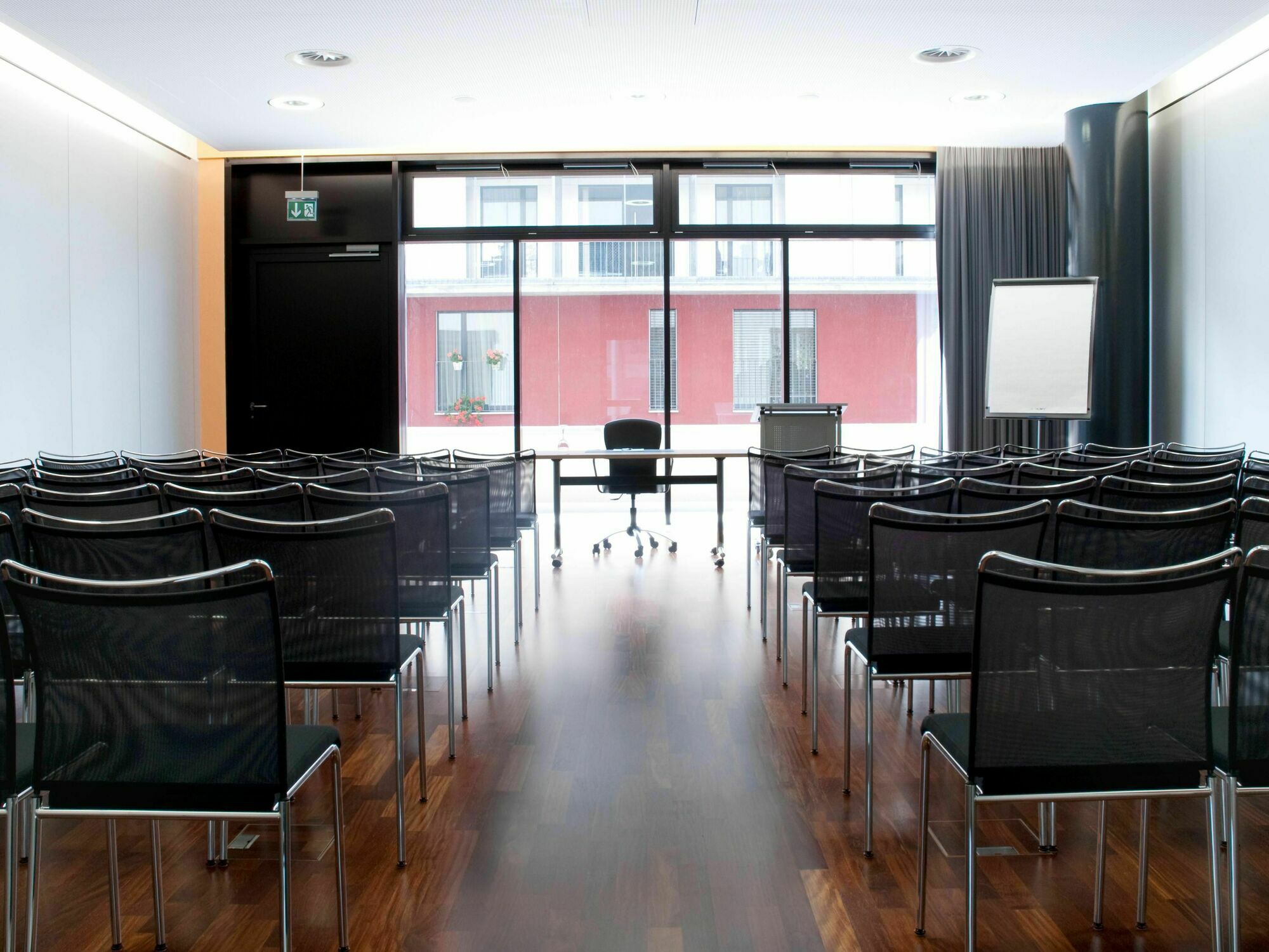 Otel Messe By Ihg Zürih